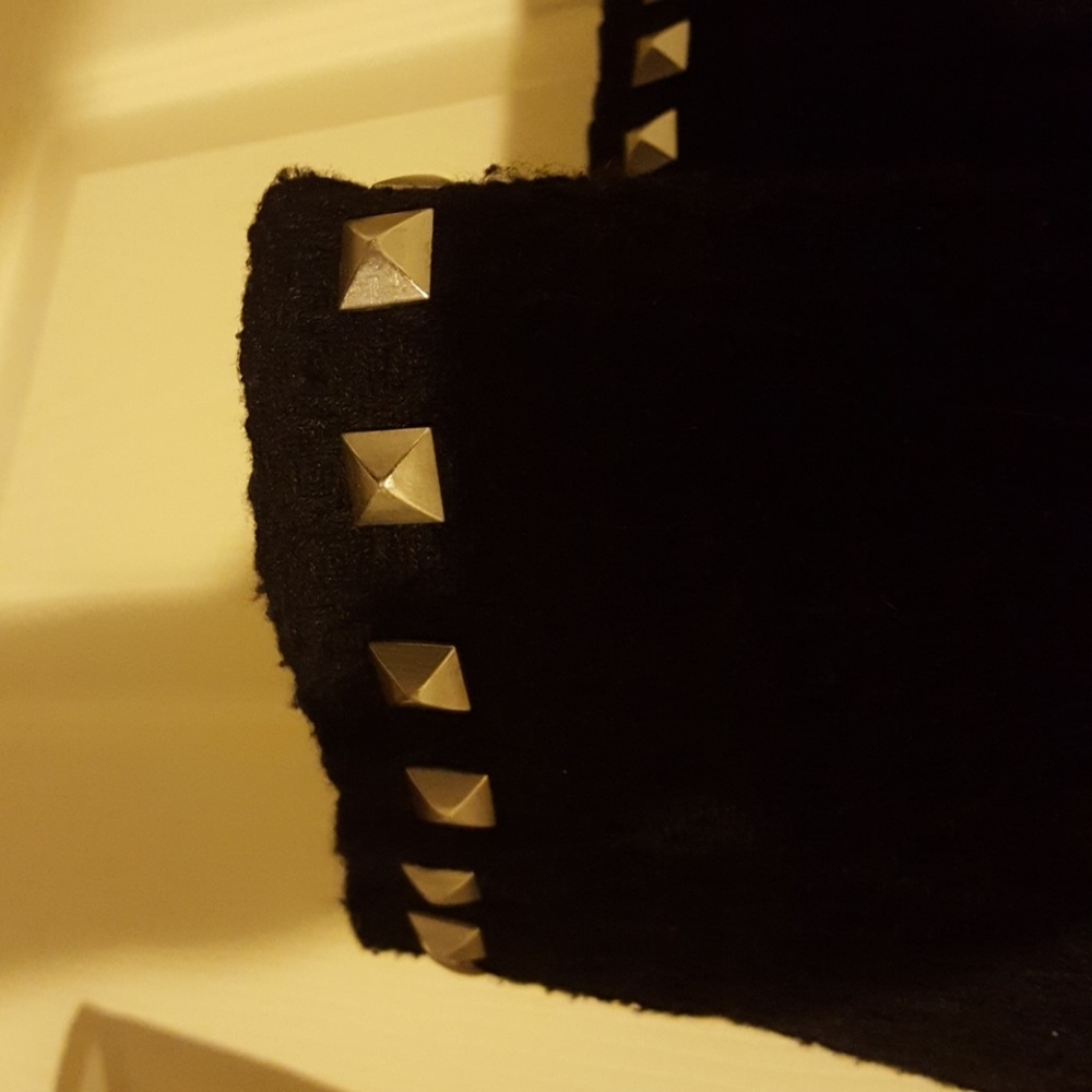 Blazer - Picture 3 of 3